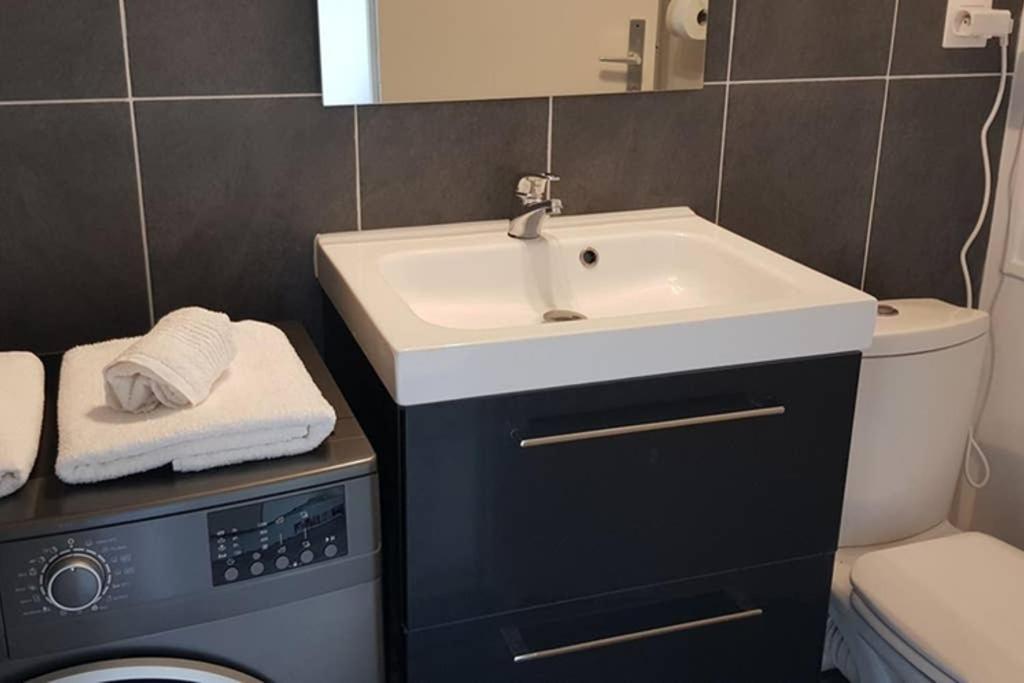 Beau Studio Renove 30M2 Balcon Vue Paris+Parking Lejlighed Eksteriør billede